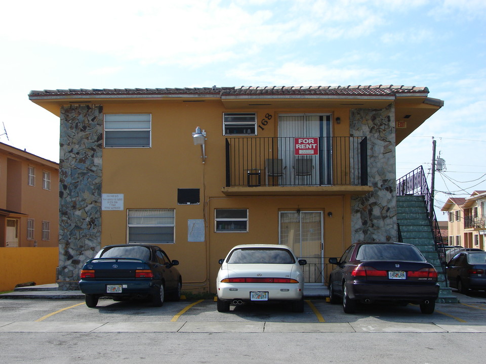 166 W 27th St in Hialeah, FL - Building Photo