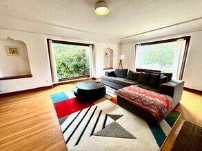 4621 NE Royal Ct in Portland, OR - Building Photo - Building Photo