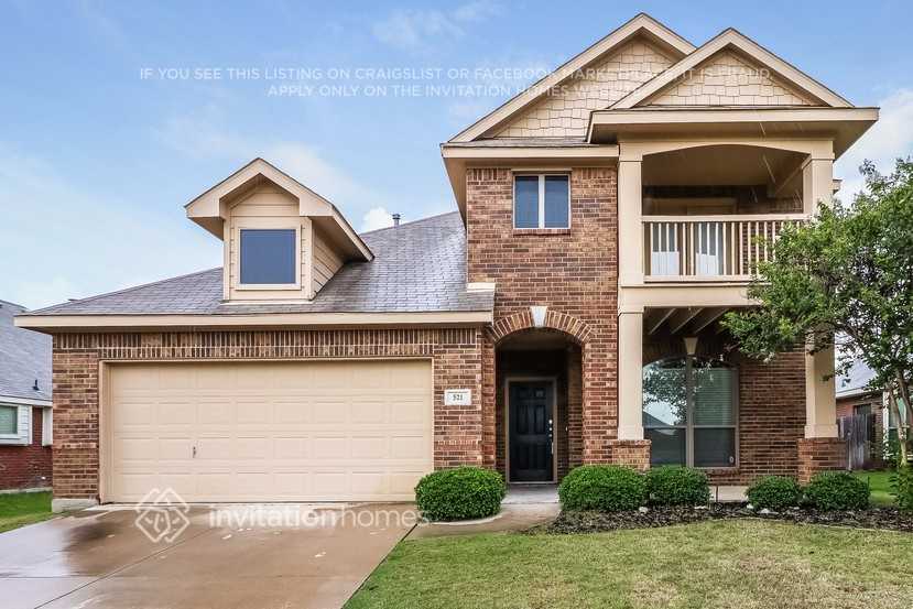 521 Kerry St in Crowley, TX - Building Photo