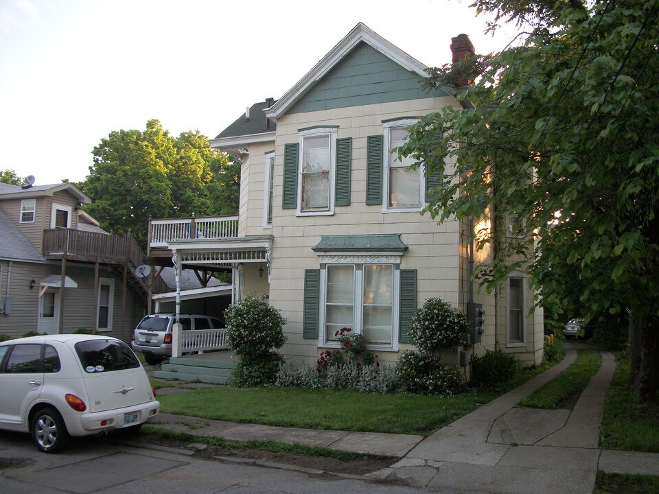 329 S Broadway Park in Lexington, KY - Foto de edificio