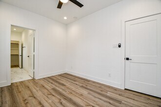 2404 Hadley St in Houston, TX - Building Photo - Building Photo