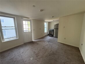 36 Cherry St in Oneonta, NY - Building Photo - Building Photo