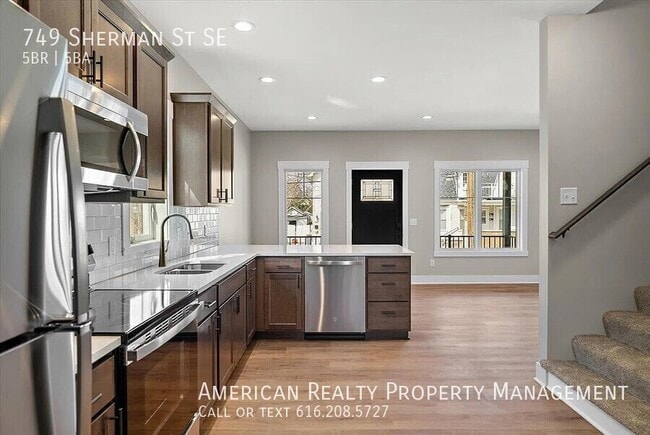 property at 749 Sherman St SE