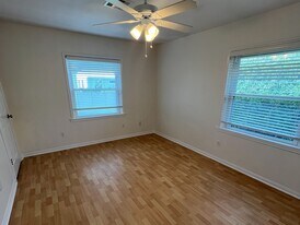 107 Tarpon Ave in Galveston, TX - Building Photo