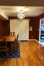 7501 Hana Rd in Edison, NJ - Foto de edificio - Building Photo