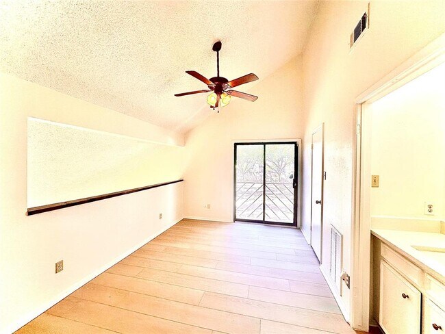 5860 Sampley Way in Houston, TX - Building Photo - Building Photo
