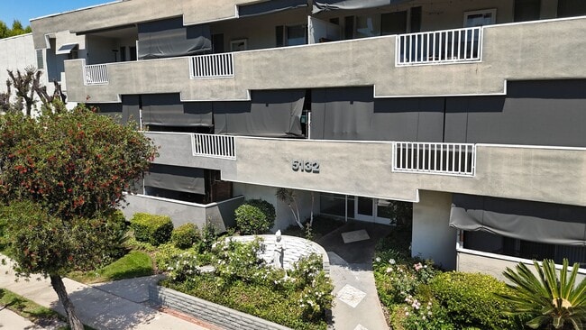 Encino Voltaire