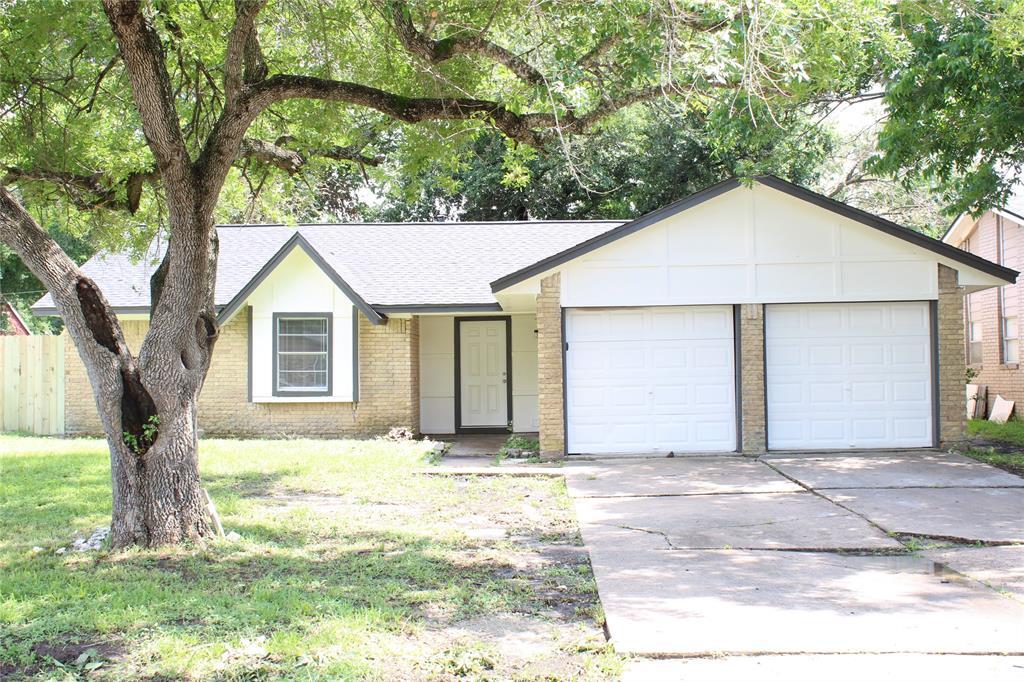 16934 Woodburn Dr in Houston, TX - Building Photo