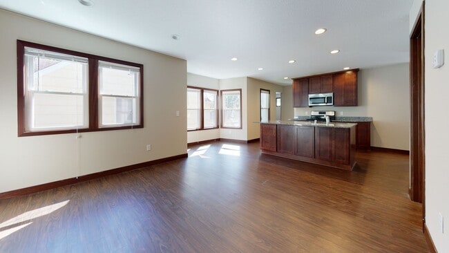 845 20th Ave SE in Minneapolis, MN - Building Photo - Building Photo