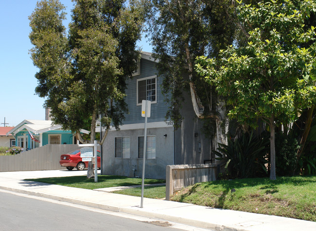3515 Ray St in San Diego, CA - Foto de edificio - Building Photo