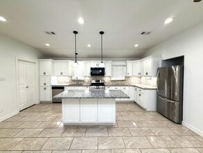 5763 Westover St in Houston, TX - Building Photo - Building Photo