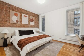 125 E 83rd St in New York, NY - Building Photo - Building Photo