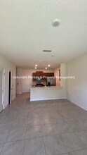 9607 Mira Loma Dr in Jacksonville, FL - Foto de edificio - Building Photo