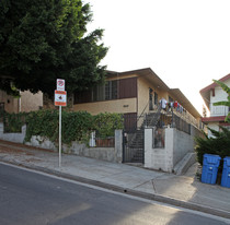 968 White Knoll Dr in Los Angeles, CA - Building Photo