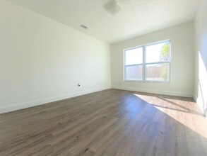 925 Belvoir Dr in Davenport, FL - Foto de edificio - Building Photo