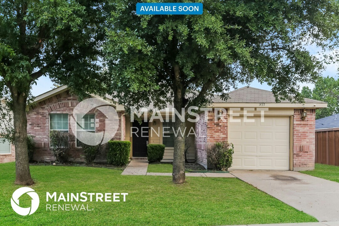 1435 Sax Leigh Dr in Dallas, TX - Foto de edificio