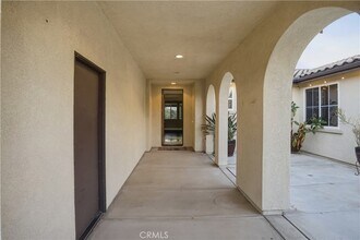16935 Eagle Peak Rd in Riverside, CA - Foto de edificio - Building Photo