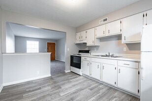 Miller Manor Apartments in Louisville, KY - Building Photo