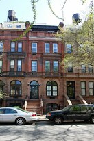 139 W 85th St in New York, NY - Building Photo