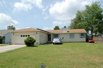 110 Gunn Rd in Centerville, GA - Building Photo - Building Photo