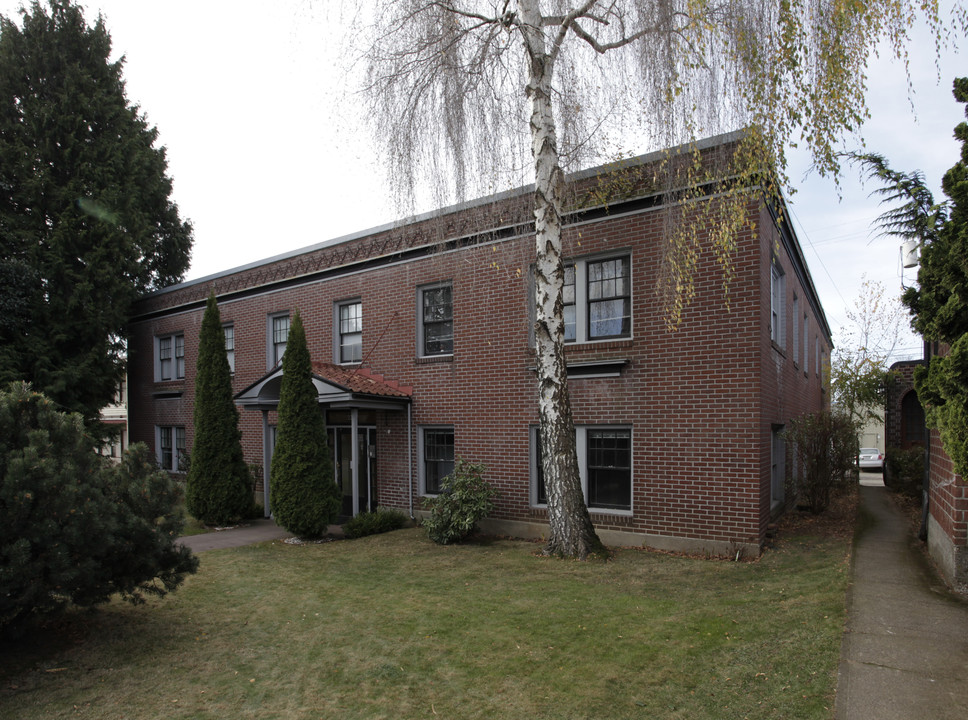 Broadway Apartments in Vancouver, WA - Building Photo