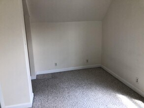 120 W Dartmouth St in Vermillion, SD - Building Photo - Building Photo