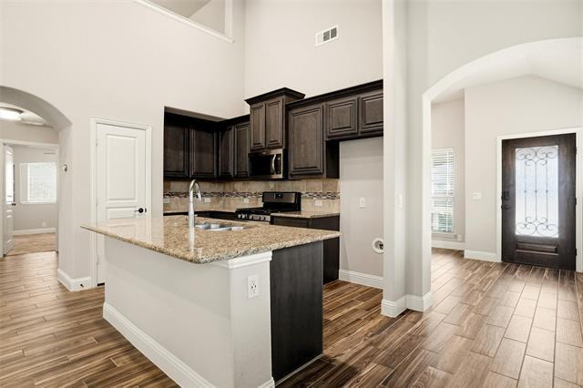 1021 Rustic Oak Wy in Burleson, TX - Building Photo - Building Photo