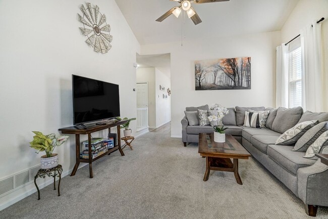 1415 Legend Oak Dr in Fountain, CO - Building Photo - Building Photo