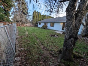 3509 SE 11th St in Gresham, OR - Foto de edificio - Building Photo