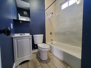 120 Virginia Ave, Unit 3F in Jersey City, NJ - Building Photo - Building Photo