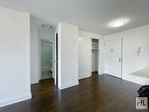 E 16 ST in New York, NY - Building Photo - Building Photo