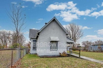 2219 Hovey St in Indianapolis, IN - Building Photo - Building Photo