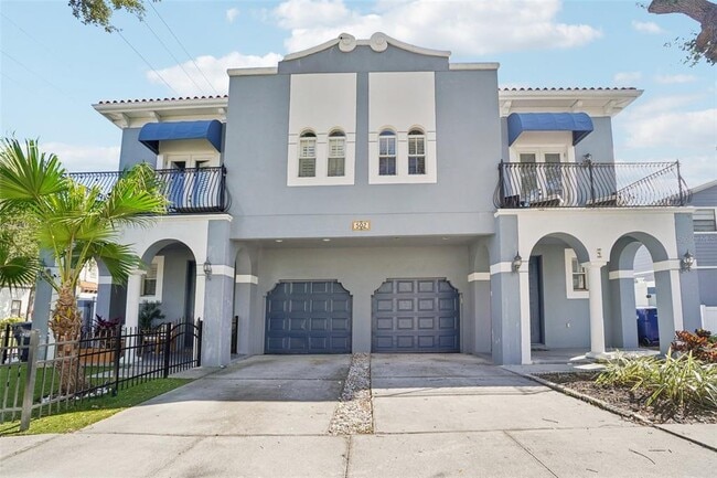 property at 502 S Albany Ave