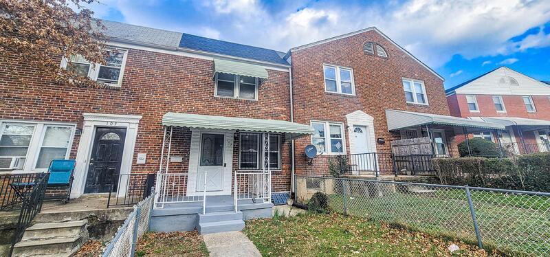105 Upmanor Rd in Baltimore, MD - Building Photo