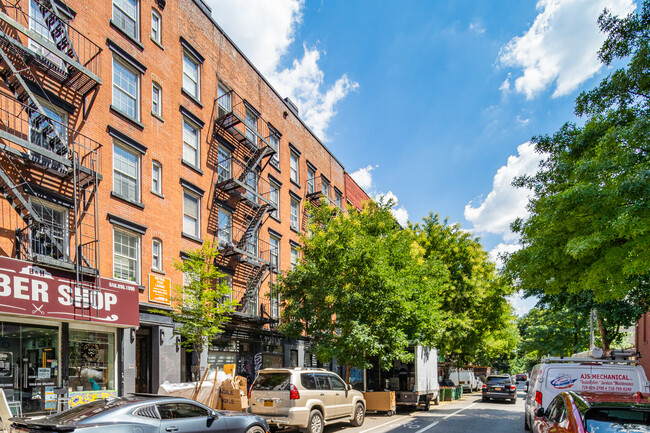 203 E 4th St in New York, NY - Foto de edificio - Building Photo