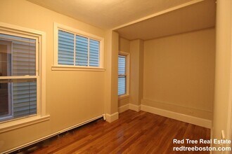 125 Princeton St, Unit 2 in Boston, MA - Foto de edificio - Building Photo