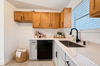 531 N Betty Jo Dr in Fayetteville, AR - Building Photo - Building Photo