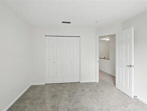 8576 Timber Park Dr in Centerville, OH - Building Photo - Building Photo
