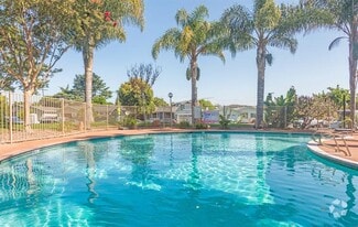 Village Green Apartments in Santa Clara, CA - Building Photo