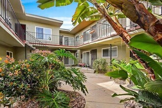 4450 Wilson Ave in San Diego, CA - Foto de edificio - Building Photo