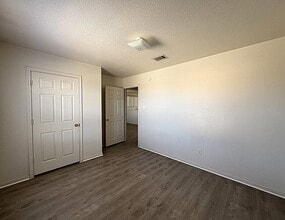 3402 Cantabrian Dr, Unit D in Killeen, TX - Foto de edificio - Building Photo