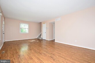 1300 Harford Square Dr in Edgewood, MD - Building Photo - Building Photo