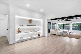 704 NE 2nd St in Pompano Beach, FL - Building Photo - Building Photo