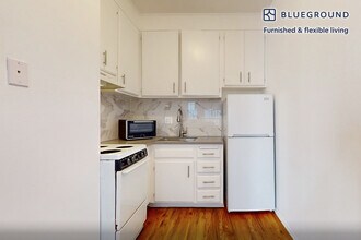 10965 Rochester Ave, Unit SI ID7073A in Los Angeles, CA - Building Photo - Building Photo