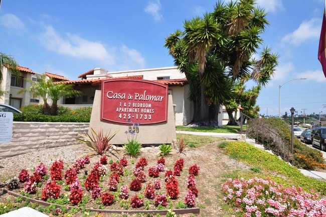 Casa de Palomar Apartments