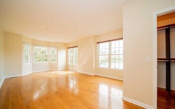 238 The Promenade in Edgewater, NJ - Building Photo - Building Photo