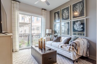 Carolyn, The in Irving, TX - Building Photo