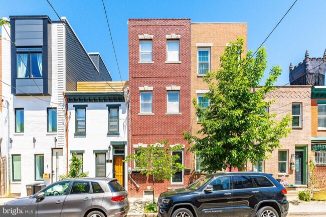 2113 Montrose St in Philadelphia, PA - Building Photo - Building Photo