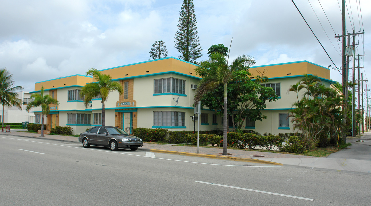 Lake Palm in Lake Worth, FL - Building Photo