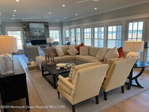 1407 Ocean Ave in Mantoloking, NJ - Foto de edificio - Building Photo